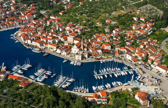 Island Hvar & Pakleni Islands Private Speedboat Tour from Split