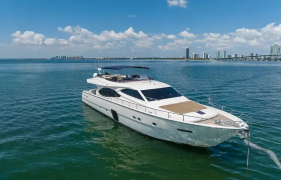 80' Ferreti With Jacuzzi Yacht For Charter, Florida!