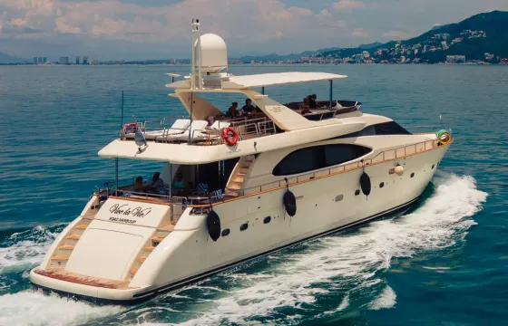 Azimut 85ft Luxury Yacht Charter in Puerto Vallarta