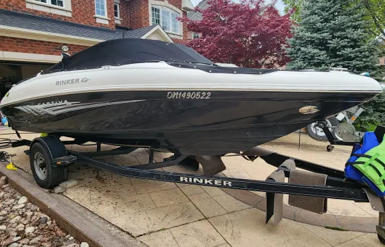 Rinker Boat 19ft in Toronto, Ontario