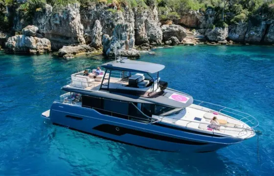 Luxury Prestige X60 Yacht boarding in Antibes, Cannes, St Tropez or Monaco