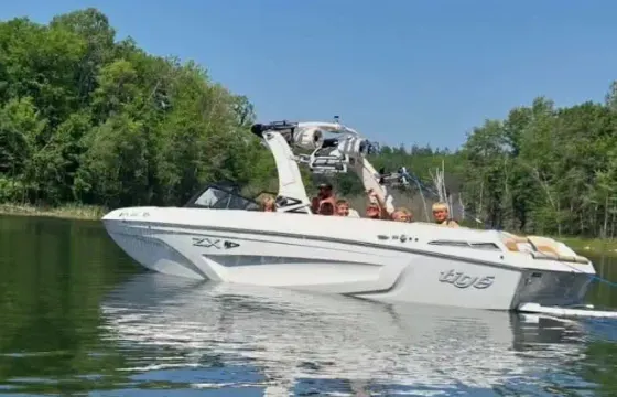 One of the BEST Surf/Wake Boats in Fremont!!