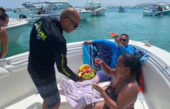 Center console Mako 23 Private Boat Tours and snorkeling In Fajardo