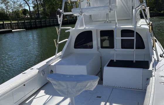 31’ Bertram Classic with captain. Greenport NY