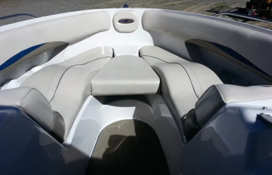 24' Four Winns V8 Bowrider Rental In Incline Village, Nevada