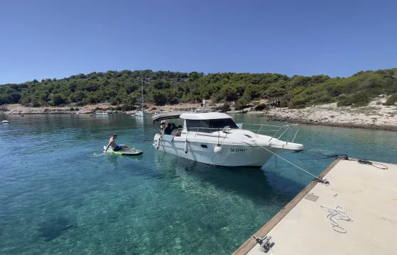 Lorena-Excursions Jeanneau Merry Fisher 695 in Sibenik Sibenik-Knin County