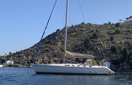 Charter the Amazing Dufour 45 Classic Sailboat in Mykonos