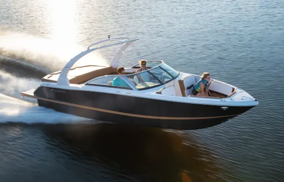 Four Winns 230H • Bowrider rental in Zadar