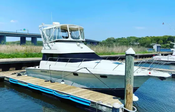 Overspray in Old Saybrook | 37ft Silverton Yacht