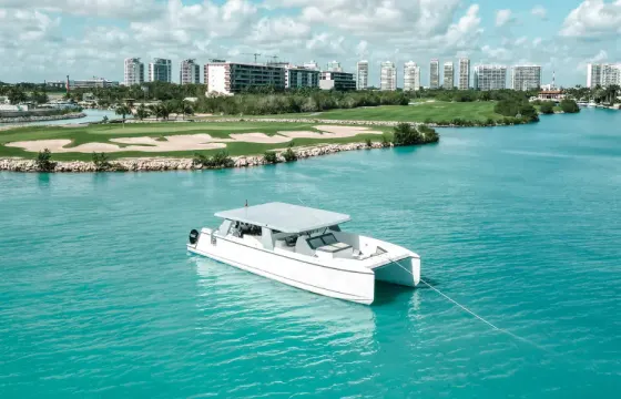 Beautiful and Spacious Catamaran for 50 people in Cancún, Quintana Roo