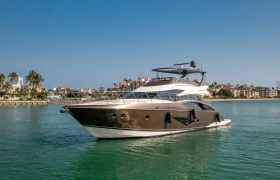 660 Marquis Sport Yacht – Luxury & Performance Combined