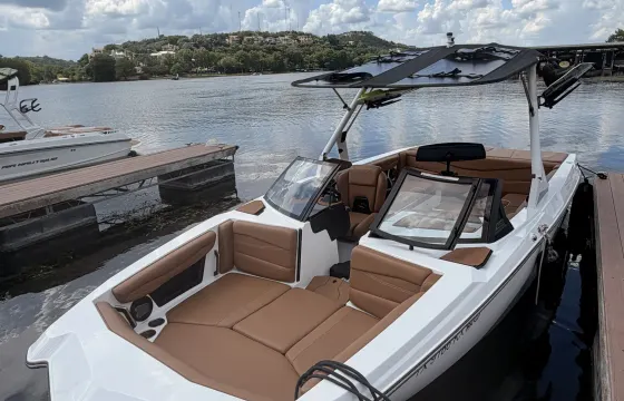 Luxury Lake Austin Surf & Cruise Experience | Axis A225 Wakeboat