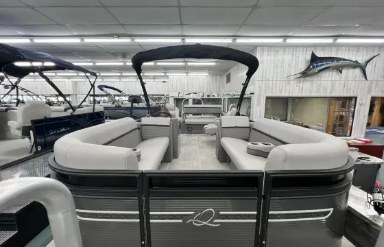 22ft Qwest - Ultimate Pontoon Experience in Little Elm Texas
