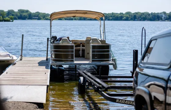 8 person, 21ft Sylvan Pontoon Boat in Spring Park, Minnesota