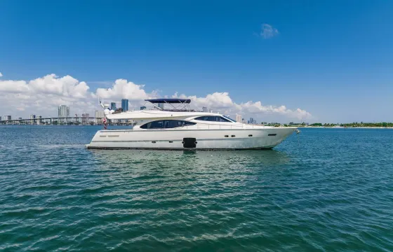 Beautiful 80' Ferretti serving South Florida and Bahamas