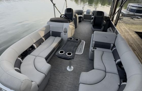22ft Tahoe Pontoon Boat Tours on Lake Murray