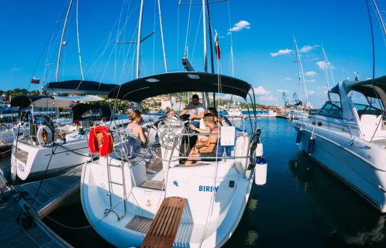 Charter 34ft BENETEAU Oceanis Cruising Monohull in Sea Port Varna, Bulgaria