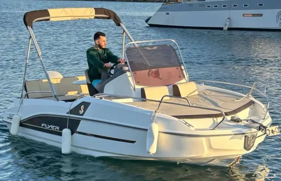 Beneteau Flyer 5.5 Sundeck — 135hp engine — Marseille