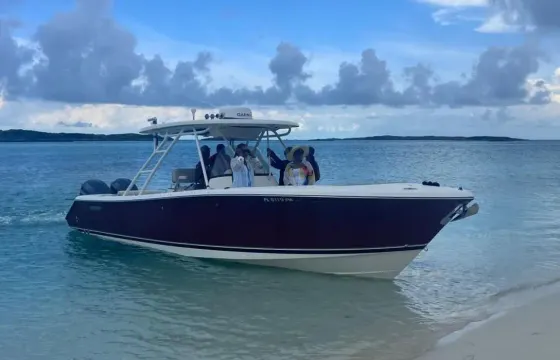 Rose island and Exuma Private Boat Charter - 32' Pursuit Center Console
