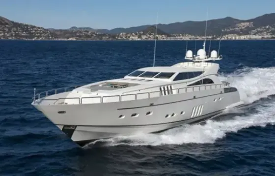 Leopard Yacht 112ft – Where Luxury Meets the Waves!