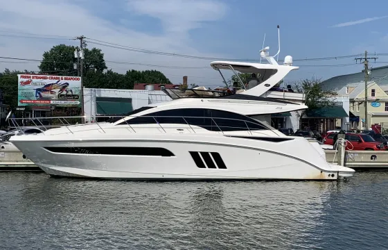 Luxurious 51’ SeaRay Flybridge Yacht With Twin 600 Hp Cummins Engine