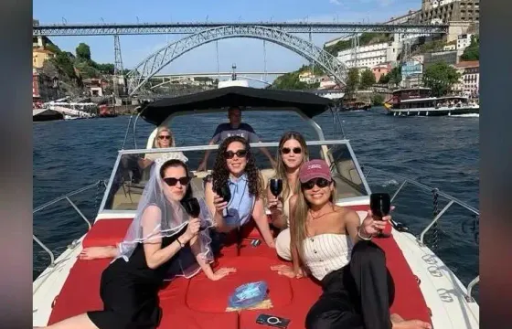 Private Cruise in Porto onboard Princess Riviera 286 Yacht