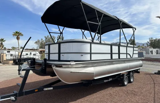 2023 bentley 23’ pontoon boat with 150hp suzuki outboard