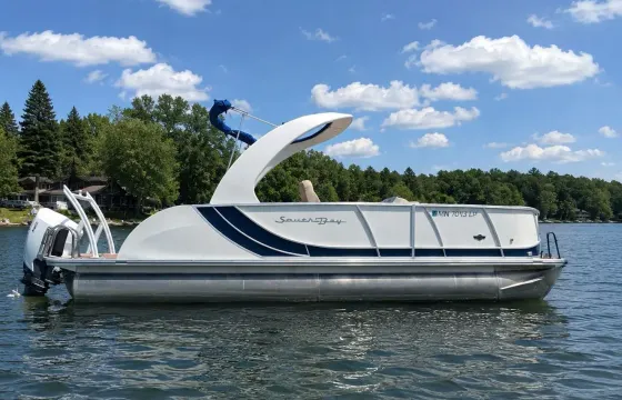 South Bay 25 Sport CR9 Tritoon 250HP Rental Duluth, MN for 13 Guests