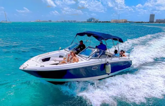 The best Motor Boat around Cancun to cruise a perfect day!