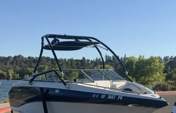 2001 Crownline 192BR Bowrider - Folsom Lake - 8 Person Boat Rental
