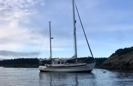 Stay Warm and dry, year-round cruising San Juan’s and Seattle charters