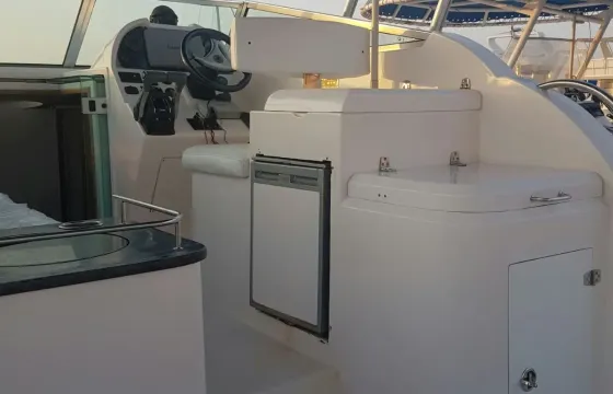 Dubai Boat Rental 🐬 - Spacious Fishing Boat For 10 People In Dubai, UAE
