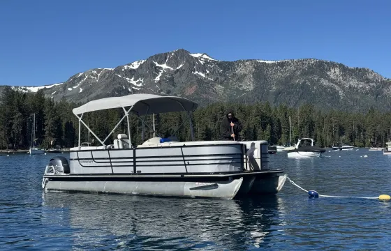 23' Starcraft Pontoon on South Lake Tahoe up to 12 people