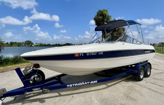 Classic Stingray LX30 Boat In Sarasota, Florida