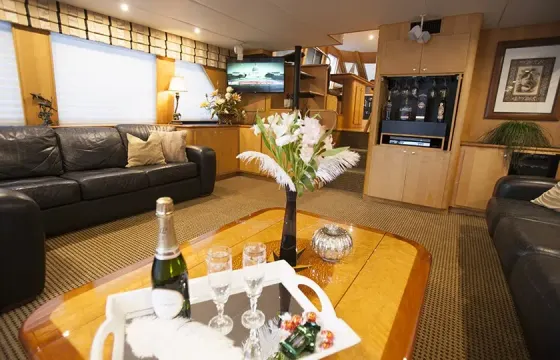 Avoid the Crowds, 62’ft Rayburn Yacht Charter to Rose Island and Green cay