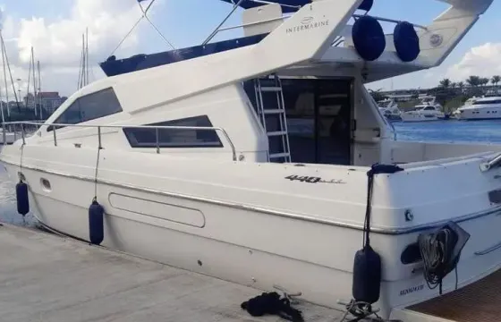 Intermarine 44ft Flybridge Yacht for Charter in Rio de Janeiro