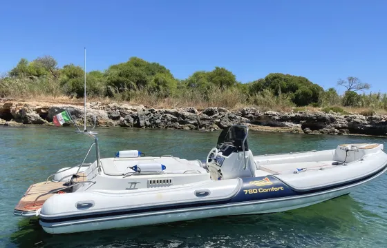 8mt (25ft) RIB powerboat in Siracusa (Ognina)