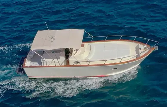 33ft Lancia Sorrentina Rental in Sorrento, Italy
