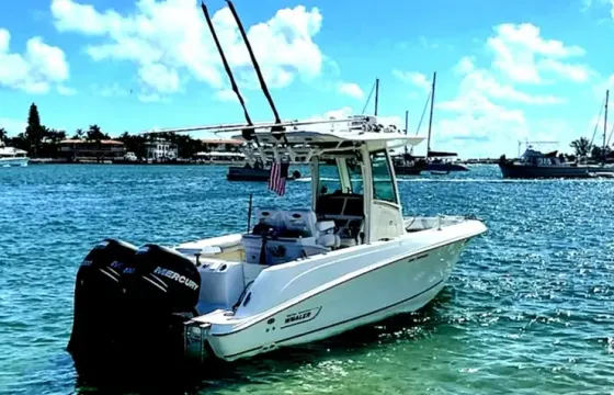 Luxury Class Boston Whaler 250 Outrage Center Console with USCG Licensed Captain