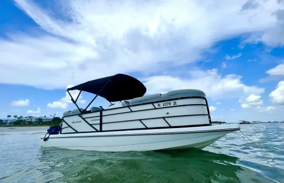 2018 Hurricane Fundeck 236 Pontoon style seating!!