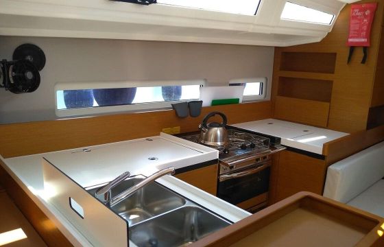Charter the Jeanneau Sun Odyssey 410 Sailing Yacht in Alimos, Greece