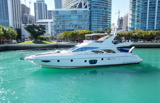 Azimut Flybridge 62' luxury yacht for rent in Miami-Ft. Lauderdale