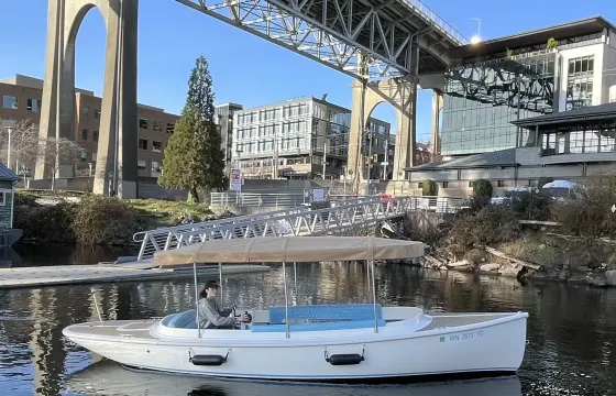 Electric Fantail Boat for Rent in Lake Union