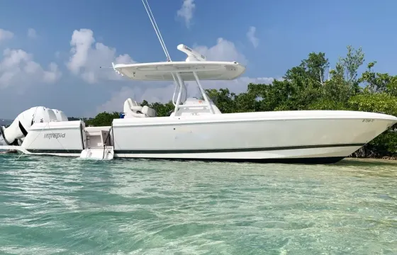 32ft Intrepid Power Boat Rental US Virgin Islands Trip
