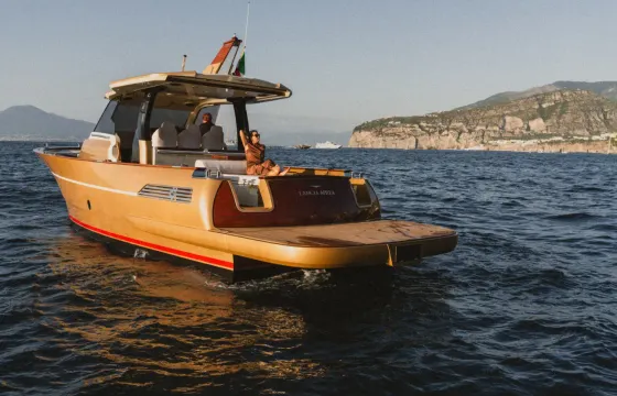 Lancia Aprea 42FT with SeaKeeper in Sorrento