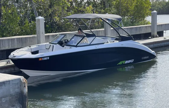 Speed & Comfort with 2022 Yamaha AR250 Adventure Bowrider!