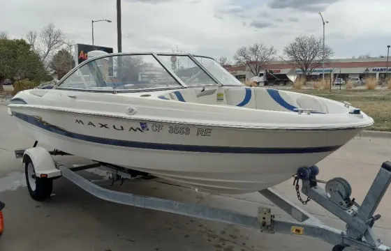 18ft Maxxum Deck Boat Rental in Loveland, Colorado!!