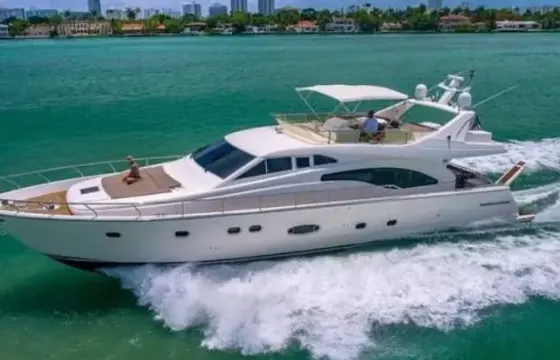80ft Ferretti Jacuzzi Incredible Luxury Yacht In Miami!