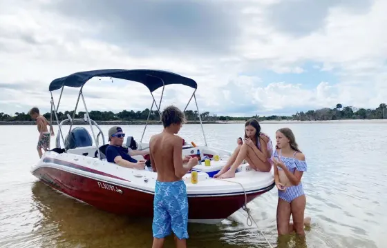 Hurricane Sport Deck Boat.  St Augustine or Palm Coast 9 Passenger Free Fuel