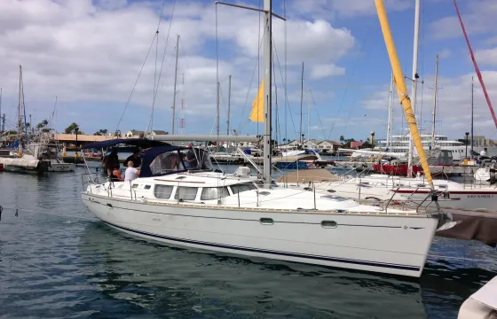43' Jeanneau Cruising Monohull Charter in Honolulu